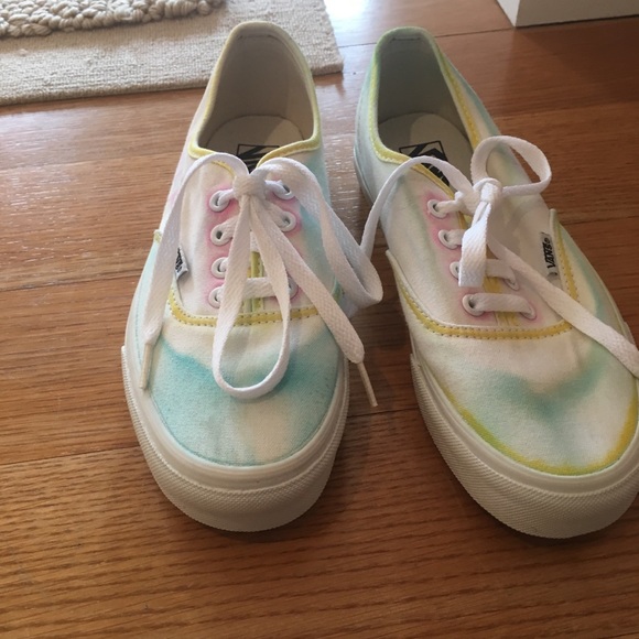 Vans Shoes - Vans Women's Tie Dye Sneakers. Size 7